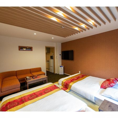 Grand Base Hiroshima Ekimae Lejlighedshotel Eksteriør billede